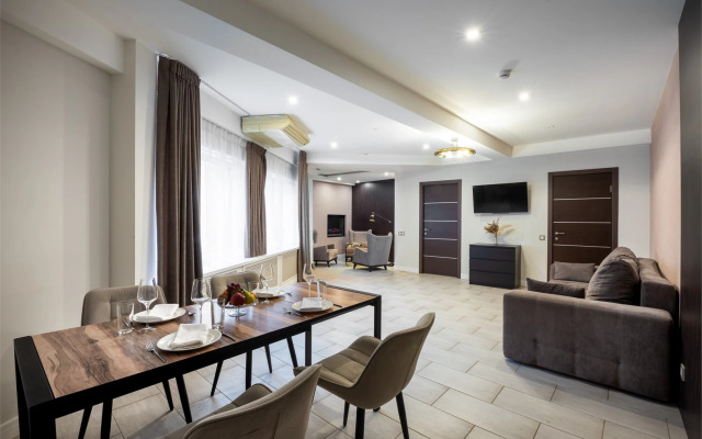 Trekhkomnatnye Apartamenty U Metro Kitay-Gorod Apartments