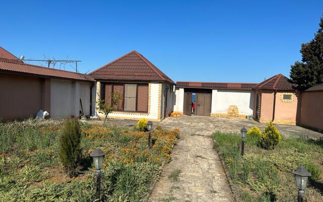 Частный Дом Дача Хазар на Мира 33