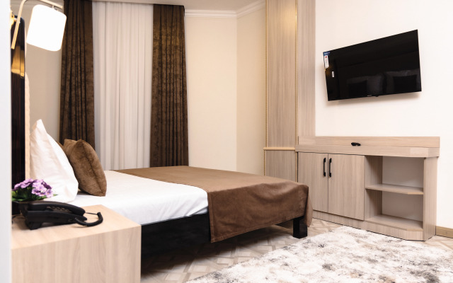 Art Royal Hotel