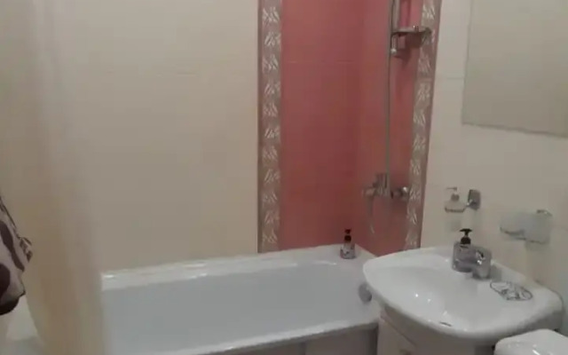 V Samom Tsentre Bresta Flat