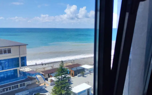 Prostornye S Vidom Na More Apartments