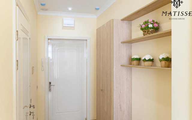 Апартаменты с Балконом и Видом на Море в Cамом Сердце Адлера