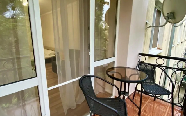 Sukhum-Sinop Flat