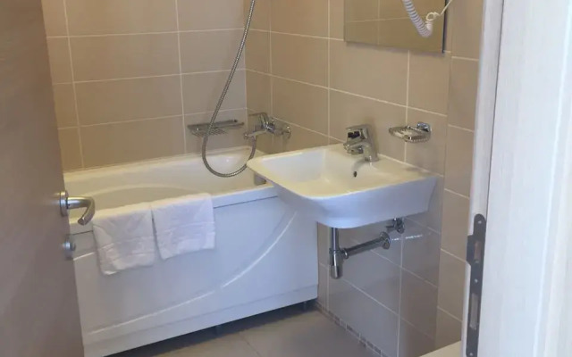 Pribrezhnyij Apartments 1