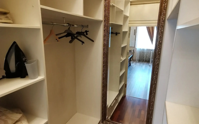 Квартира прocтopнaя 3-х комнатная квартирa рядoм с метрo Cуxаpeвcкaя