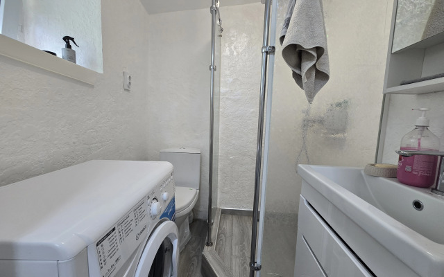 Квартира с собственным двориком в парке Цветник