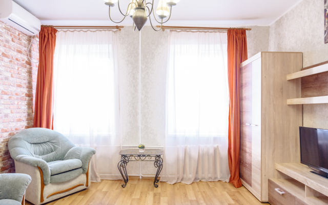 Apartamenty v centre s vidom na more ot LetoApart Apartments