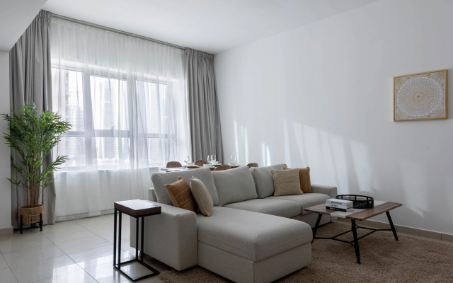 Welcome Home in Armada Tower 3 Apartments