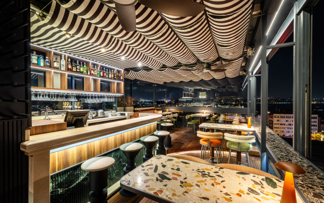 Momento Golden Horn Hotel