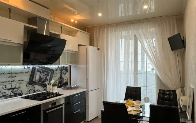 Sovremennaya kvartira v mikrorayone Gomzovo Flat