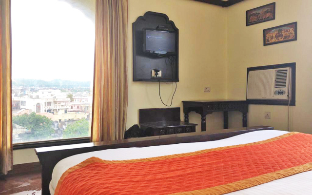 Golden Ram Hotel