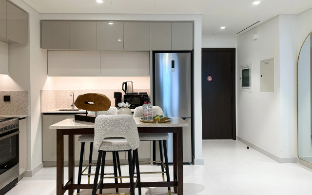 Апартаменты Keyrock Living Seaview Stay at Emaar Beachfront