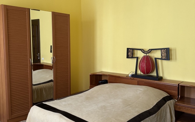 Queen Hotel