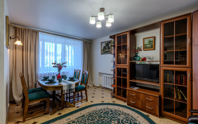 3-K po Priyatnoy Tsene Ryadom s Naberezhnoy Flat