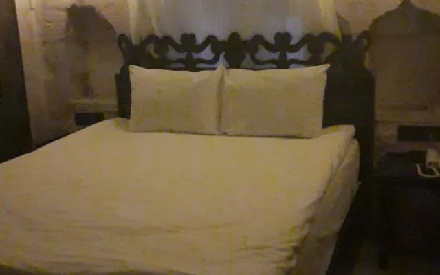 Zerzevan Hotel