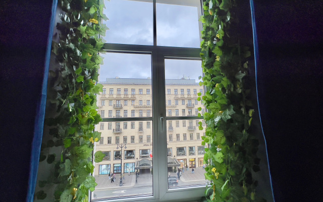 Апартаменты с балконом на Невском