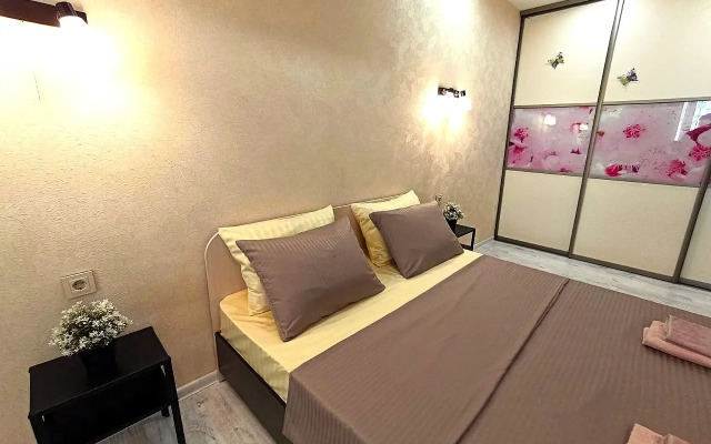 Na bulvare 30- letiya Pobedy Flat