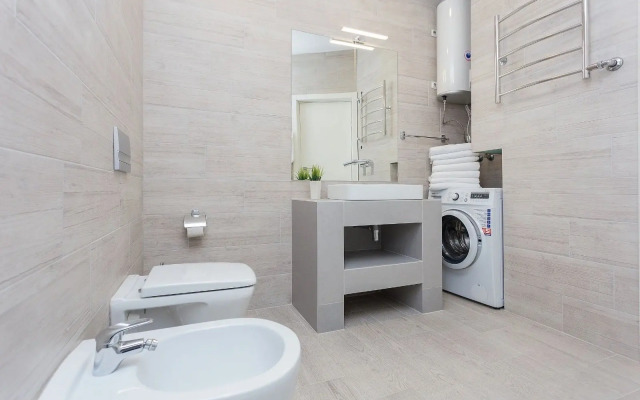 Stilnye apartamenty s dvumya spalnyami v tsentre Apartments