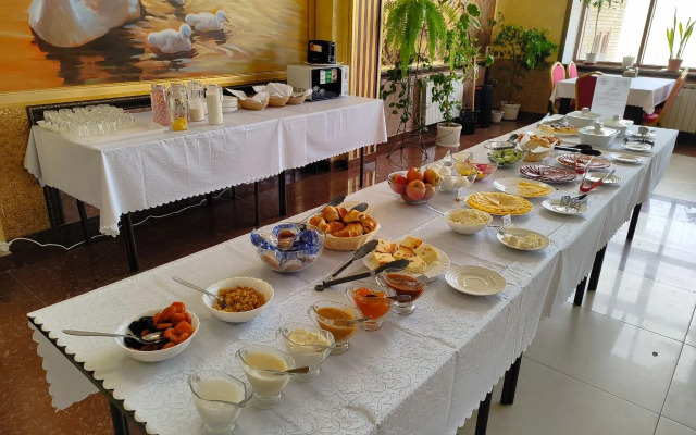 Отель Мона Лиза