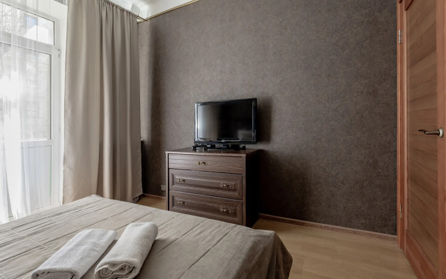 3 - room apartment on Tverskaya , Patriarchal