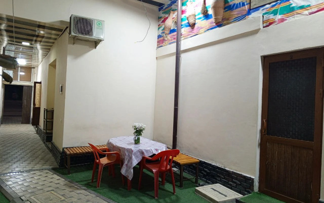 Хостел Caravan Hostel