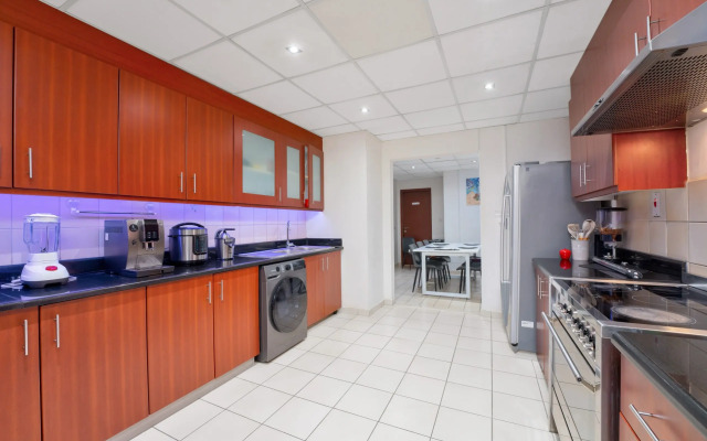Mini hotel Berloga Holiday Homes JBR