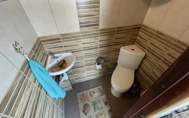 Dvukhetazhny Na Ulitse Drazhinskogo 33 Private house