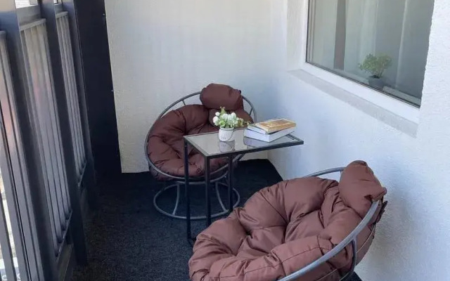 Na Oktyabryskoy Naberezhnoy 34k2 Apartments