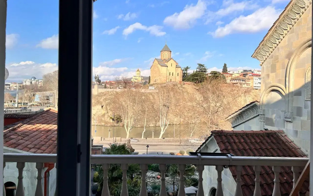Tbil Inn Hotel