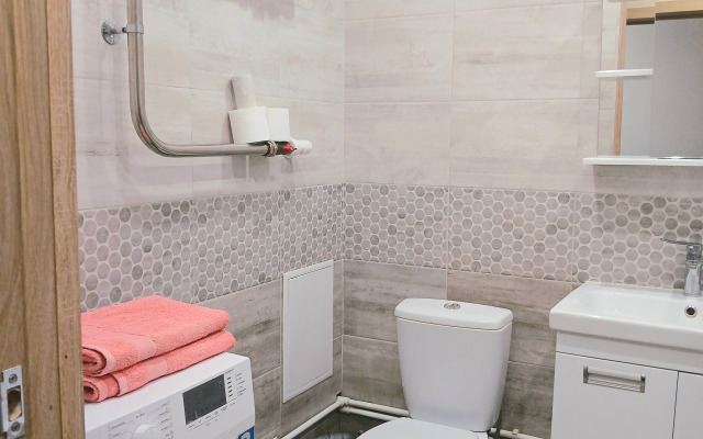 Апартаменты Димитрова, Вату., Придача