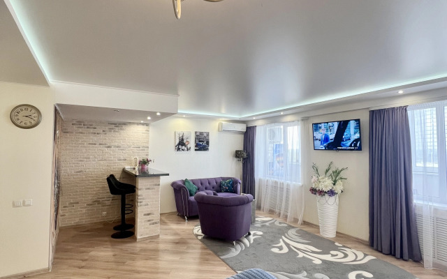 Studiya Lyuks S Dzhakuzi Flat