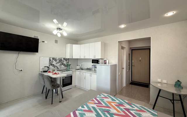 V ZHK Vidnyj Solnce Vstayot k Obedu Apartments