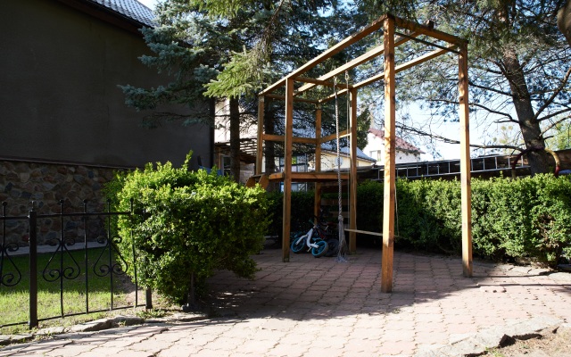 V Yolkakh Private House