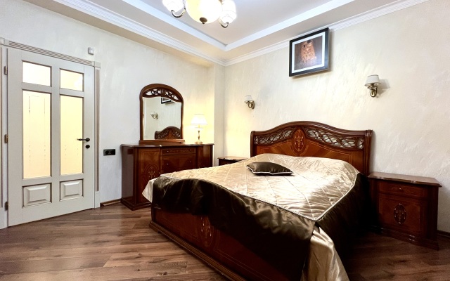 Trokhkomnatnaya Premium Klassa na Sovetskoy 21 Flat