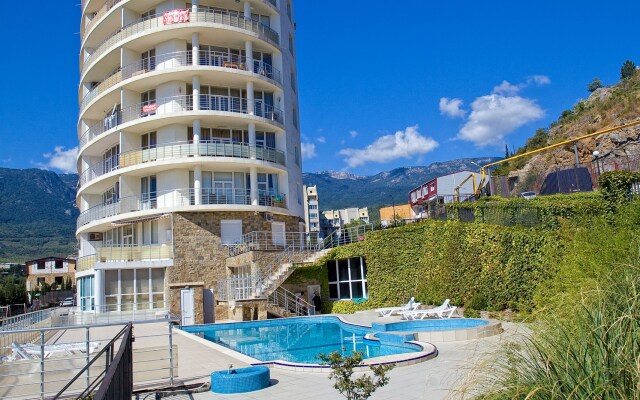 Belyij Dom V Gurzufe Na Stroitelej Guest House