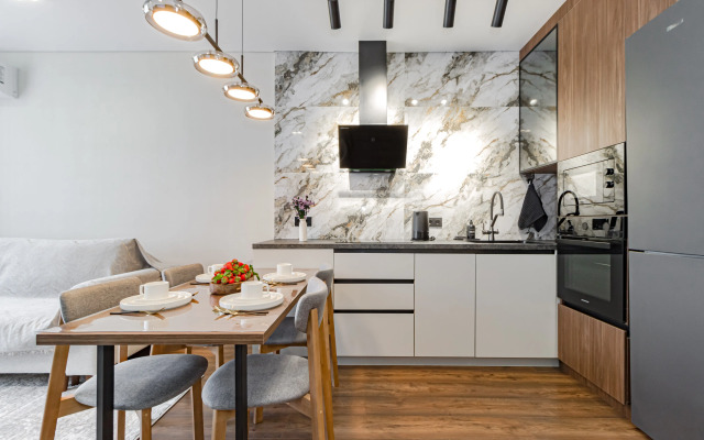 Na Ulitse Tole Bi 28/1 Flat
