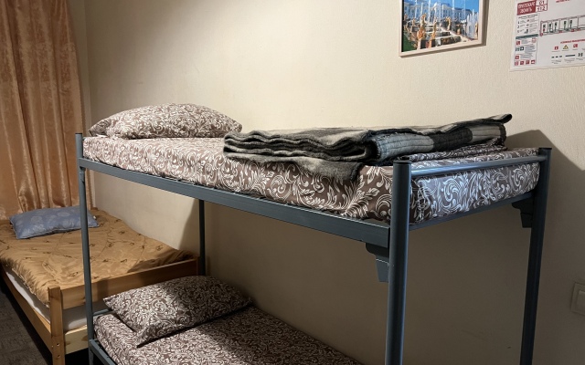 V Pitere Zhit Hostel