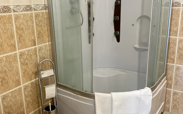 12 Futov Hotel