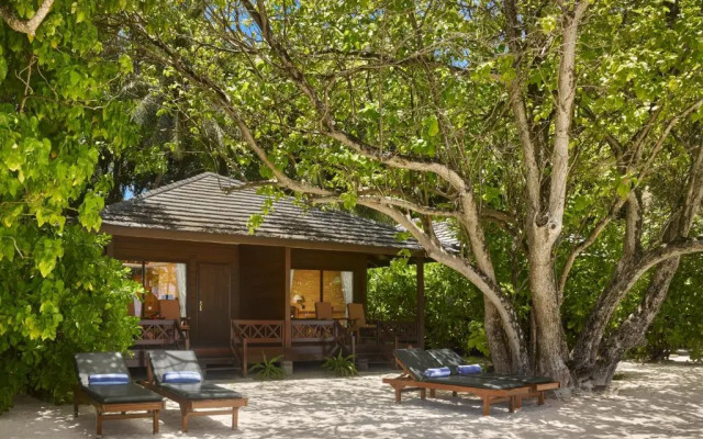 Курортный отель Royal Island Resort & Spa