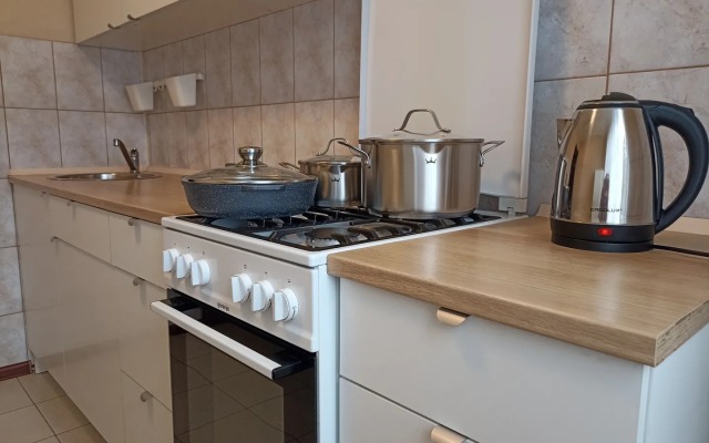 Na Ulitse Verkhnyaya Dubrova 32 Flat