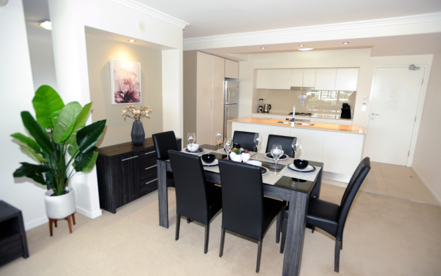 Surfers Paradise Three Bedroom With Pool and Spa Access