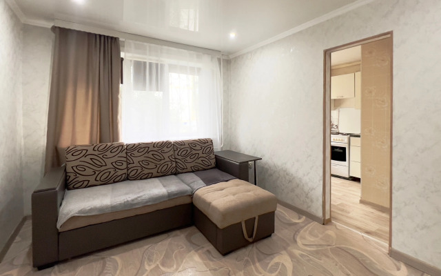 Trekhkomnatnaya Po Ulitse Komsomolskaya 191 Flat