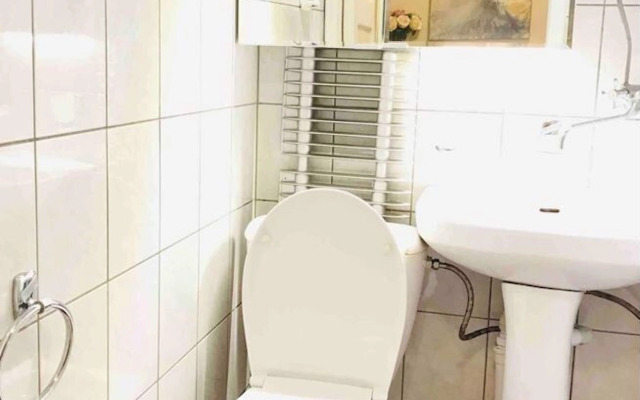 V Kommunalnom Pereulke 3 Flat