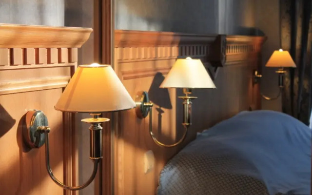 Golden Hotel