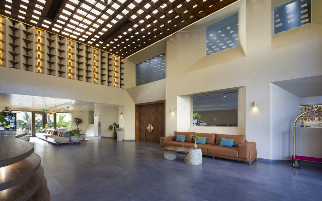 Отель Iconic Long Hai