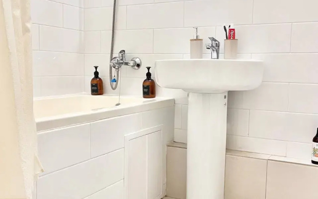 Uyutnaya Yevrodvushka Na Shmidta Flat