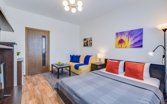 101Apart U Metro Prospekt Slavy Apartments