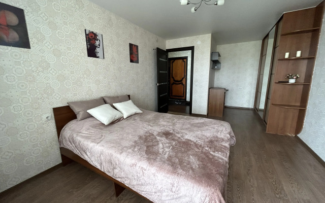 Uyutnaya s panoramnym vidom na tsentr goroda Flat