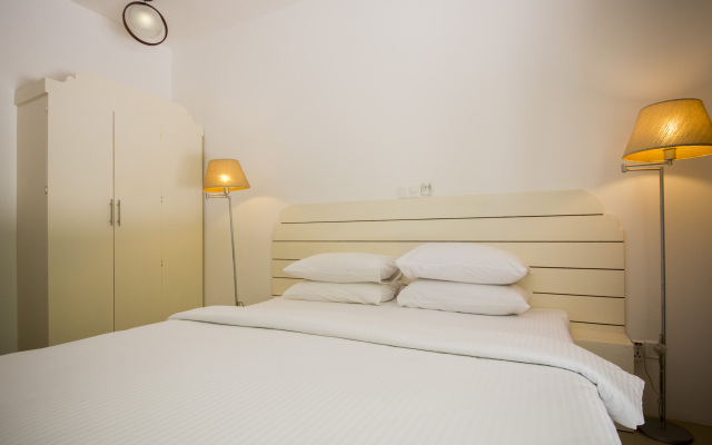 Dhigurah Retreat Beach Hotel