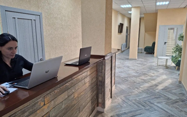 Uyut Hotel